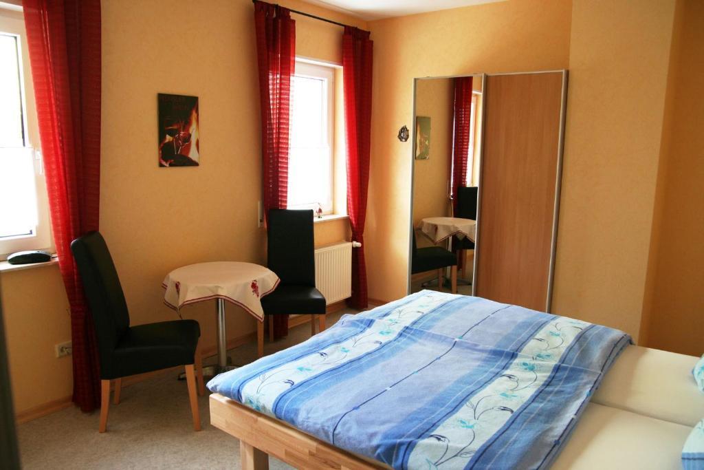 Hotel Ferienweingut Hensler Briedel Habitación foto